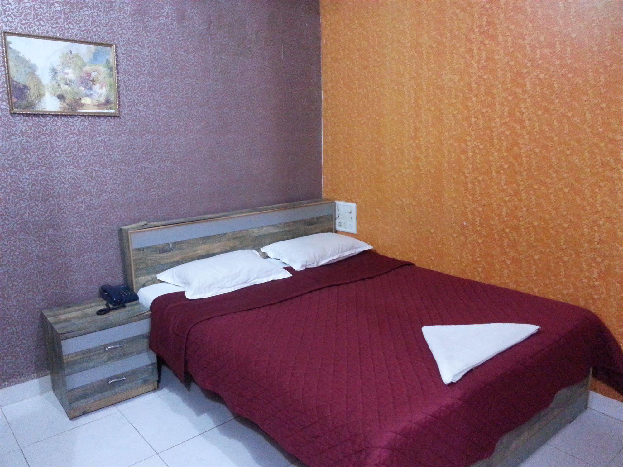 Hotel Sea Sands Мумбаи Экстерьер фото
